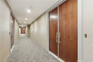836 S Bundy Dr, Los Angeles, CA 90049 - Photo 28
