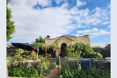 806 E 105th Street, Los Angeles, CA 90002 - Photo 1