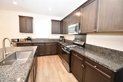 16696 Avanti Ln, Fontana, CA 92336 - Photo 8