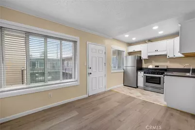 10720 Burin Avenue, Inglewood, CA 90304 - Photo 8