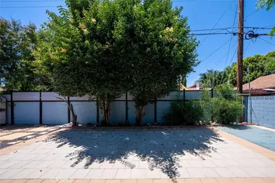 8017 Noble, Panorama City, CA 91402 - Photo 20