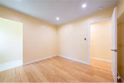 8017 Noble, Panorama City, CA 91402 - Photo 10