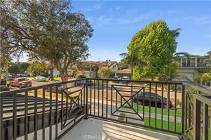 1346 Gates Ave, Manhattan Beach, CA 90266 - Photo 32