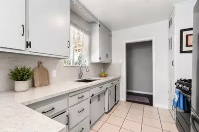 1562 W 31st Street, Long Beach, CA 90810 - Photo 28