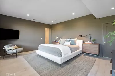 11661 Picturesque Dr, Studio City, CA 91604 - Photo 14