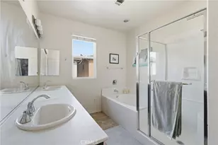 12001 Jackson Square Ct, Hawthorne, CA 90250 - Photo 28