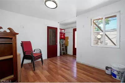 135 E 60th Street, Los Angeles, CA 90003 - Photo 16