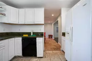135 E 60th St, Los Angeles, CA 90003 - Photo 10