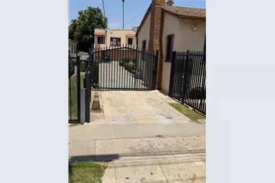 829 W 69th, Los Angeles, CA 90044 - Photo 2