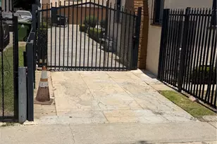 829 W 69th, Los Angeles, CA 90044 - Photo 2