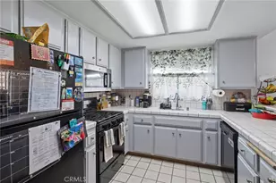 13729 Doty, Hawthorne, CA 90250 - Photo 8