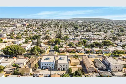 1103 W 64th Street, Los Angeles, CA 90044 - Photo 8