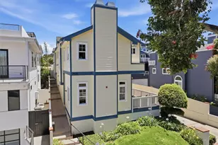 702 S Broadway, Redondo Beach, CA 90277 - Photo 2