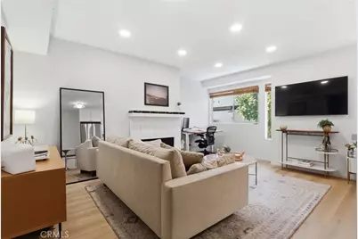 2147 N Beachwood #4, Los Angeles, CA 90068 - Photo 2