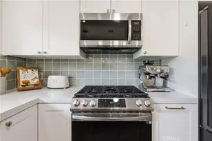 2147 N Beachwood, Los Angeles, CA 90068 - Photo 10