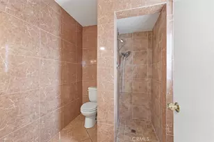 2401 W 102nd St, Inglewood, CA 90303 - Photo 36