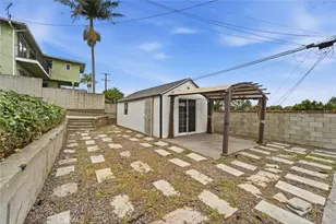 2401 W 102nd St, Inglewood, CA 90303 - Photo 38