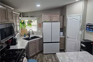 2205 W Acacia Ave, Hemet, CA 92545 - Photo 30