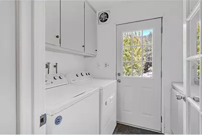 20906 Almazan Road, Woodland Hills, CA 91364 - Photo 12