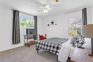 20906 Almazan Rd, Woodland Hills, CA 91364 - Photo 28