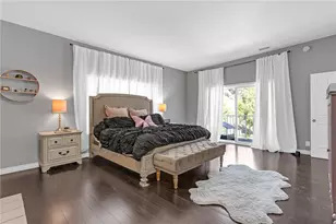 20906 Almazan Rd, Woodland Hills, CA 91364 - Photo 22