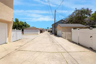 383 W 14th Street, San Pedro, CA 90731 - Photo 16
