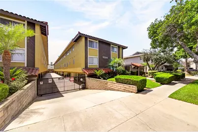 15205 S Budlong Avenue #19, Gardena, CA 90247 - Photo 2