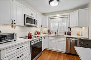22883 Nadine Cir, Torrance, CA 90505 - Photo 10