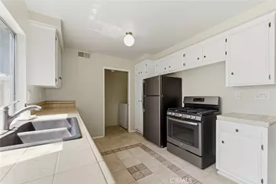 11464 Miscou Way, Cypress, CA 90630 - Photo 20