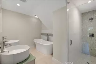 11661 Picturesque Dr, Studio City, CA 91604 - Photo 16