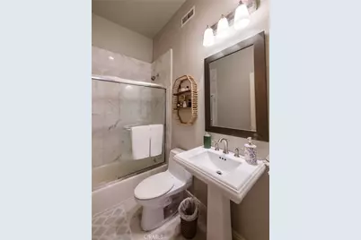 230 Ardmore Avenue, Hermosa Beach, CA 90254 - Photo 22