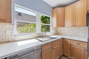 2041 W 29th Pl, Los Angeles, CA 90018 - Photo 18