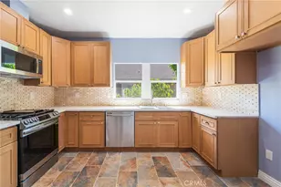 2041 W 29th Pl, Los Angeles, CA 90018 - Photo 2