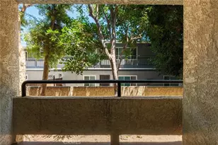 1237 E 6th St, Long Beach, CA 90802 - Photo 24