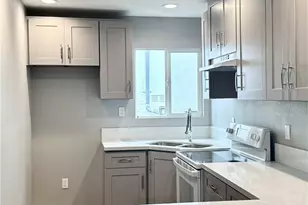 8903 Baring Cross, Los Angeles, CA 90044 - Photo 6