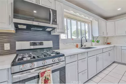 164 E 235th Street, Carson, CA 90745 - Photo 32
