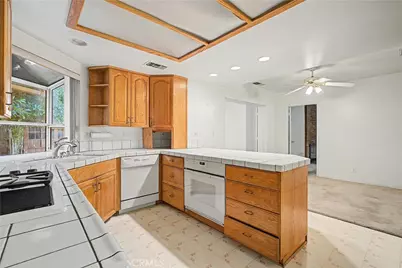5445 Gentry, Valley Village, CA 91607 - Photo 8
