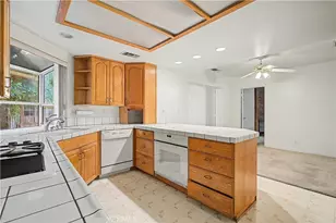 5445 Gentry, Valley Village, CA 91607 - Photo 8