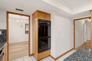 1658 W 110th Pl, Los Angeles, CA 90047 - Photo 10