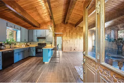 23771 Zuger Dr, Crestline, CA 92325 - Photo 8