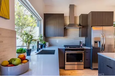 6810 Cahuenga Park, Los Angeles, CA 90068 - Photo 4
