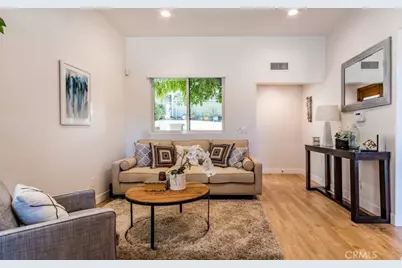 6810 Cahuenga Park, Los Angeles, CA 90068 - Photo 8