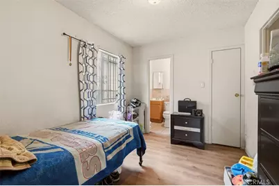 725 E 40th Place, Los Angeles, CA 90011 - Photo 46