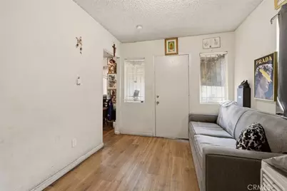 725 E 40th Place, Los Angeles, CA 90011 - Photo 24