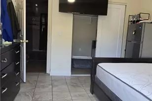 700 W 77th, Los Angeles, CA 90044 - Photo 12