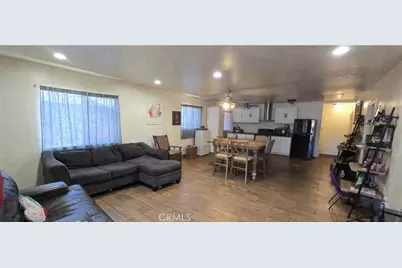 700 W 77th, Los Angeles, CA 90044 - Photo 2