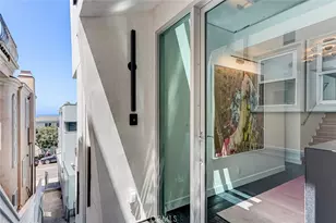 2417 Crest, Manhattan Beach, CA 90266 - Photo 2