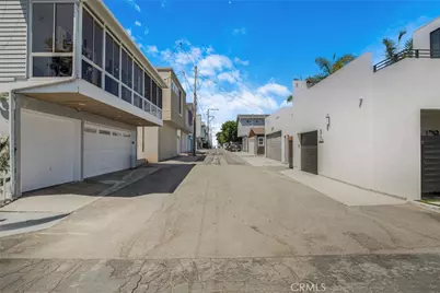477 35th Street, Manhattan Beach, CA 90266 - Photo 28