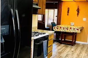 2031 Van Wick, Los Angeles, CA 90047 - Photo 8
