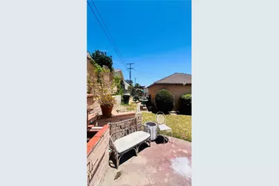 2031 Van Wick, Los Angeles, CA 90047 - Photo 32